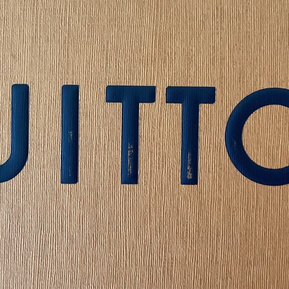 Authentic Louis Vuitton Magnetic Empty Box w bows 3.5x14x14 - Picture 5 of 5